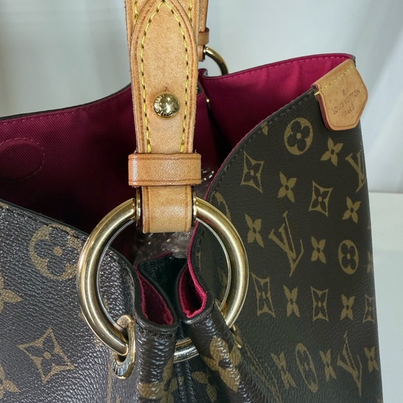 Louis Vuitton Monogram Graceful PM (small one)
Pivoine Interior - Picture 15 of 17